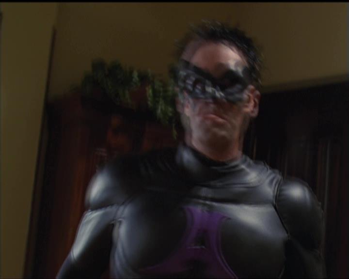 Charmed-Online-dot-net_5x05WitchesInTights1137.jpg