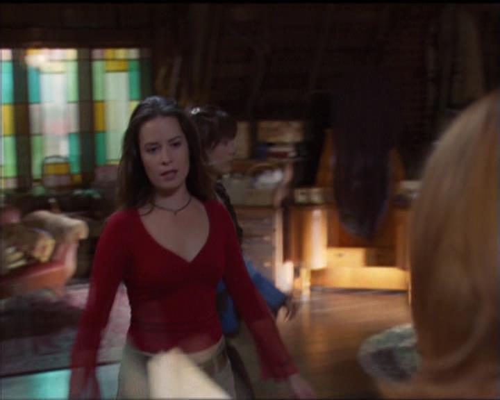 Charmed-Online-dot-net_5x05WitchesInTights1160.jpg