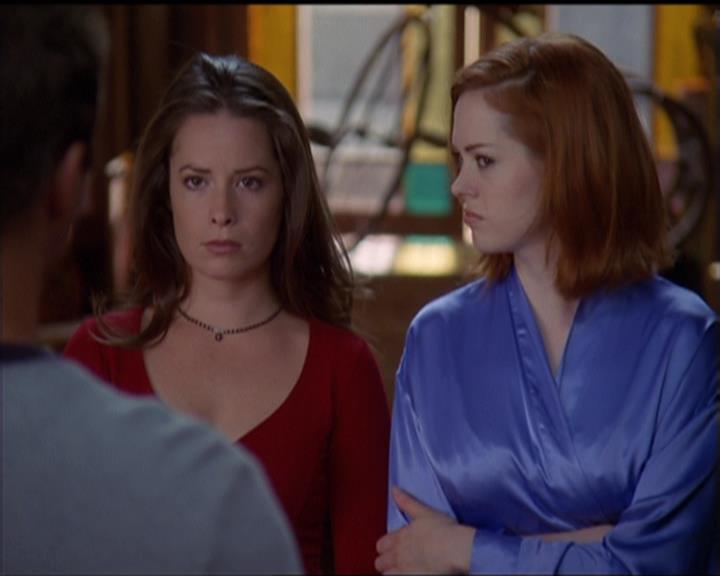 Charmed-Online-dot-net_5x05WitchesInTights1203.jpg