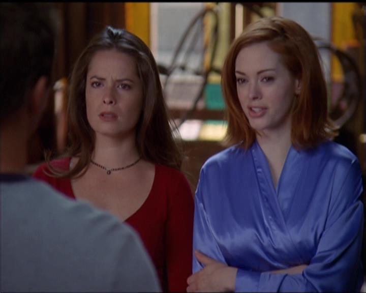 Charmed-Online-dot-net_5x05WitchesInTights1211.jpg