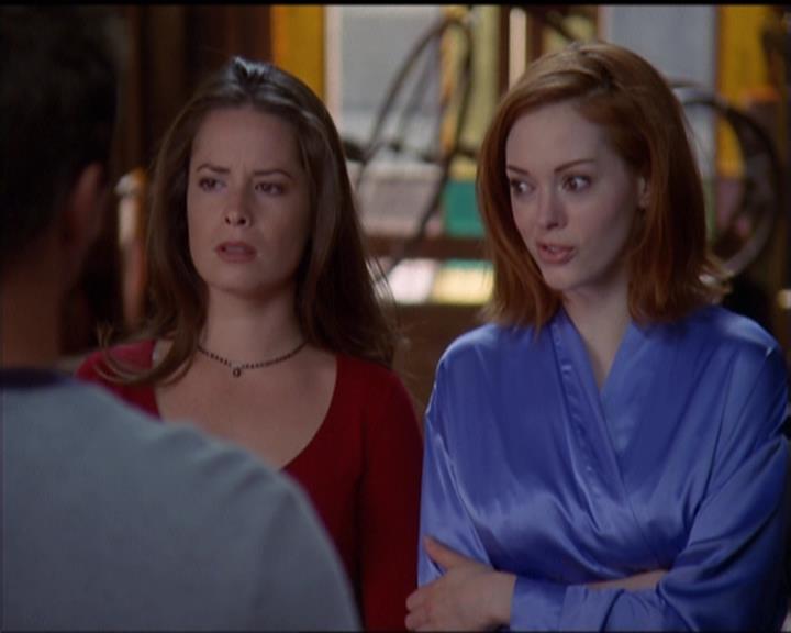 Charmed-Online-dot-net_5x05WitchesInTights1212.jpg