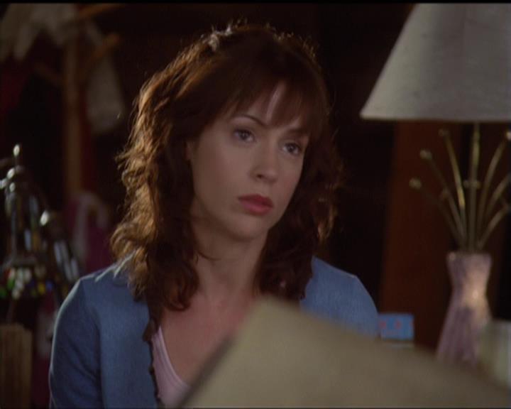 Charmed-Online-dot-net_5x05WitchesInTights1223.jpg
