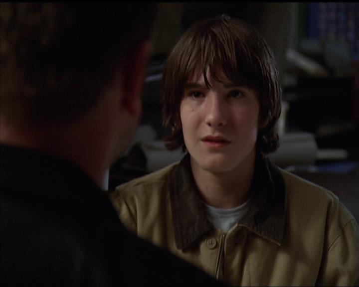 Charmed-Online-dot-net_5x05WitchesInTights1277.jpg