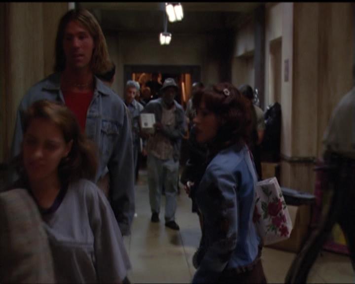 Charmed-Online-dot-net_5x05WitchesInTights1305.jpg