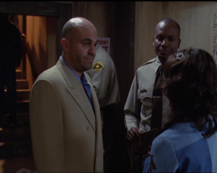 Charmed-Online-dot-net_5x05WitchesInTights1319.jpg