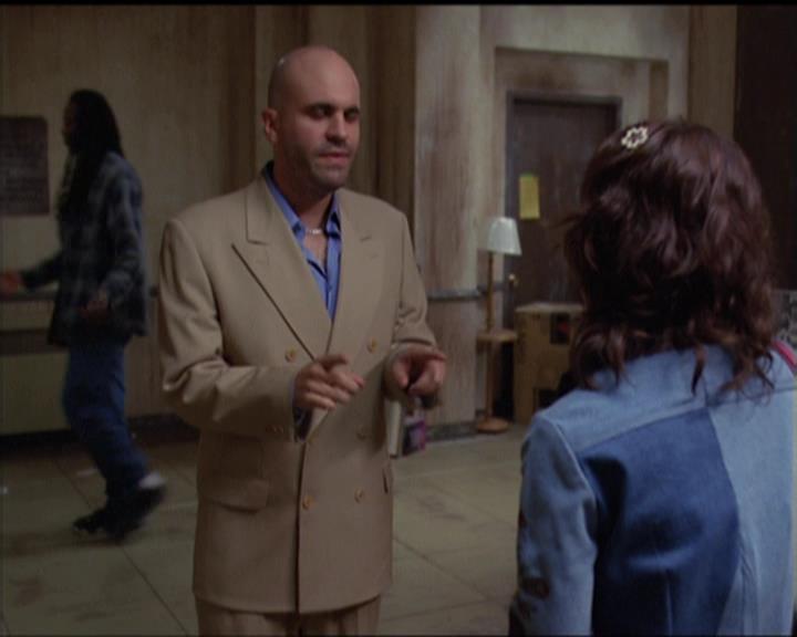 Charmed-Online-dot-net_5x05WitchesInTights1332.jpg