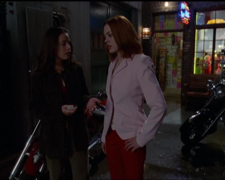 Charmed-Online-dot-net_5x05WitchesInTights1386.jpg