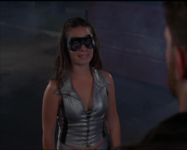 Charmed-Online-dot-net_5x05WitchesInTights1424.jpg