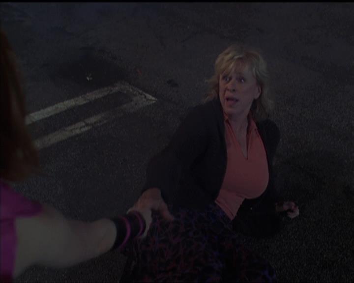 Charmed-Online-dot-net_5x05WitchesInTights1433.jpg