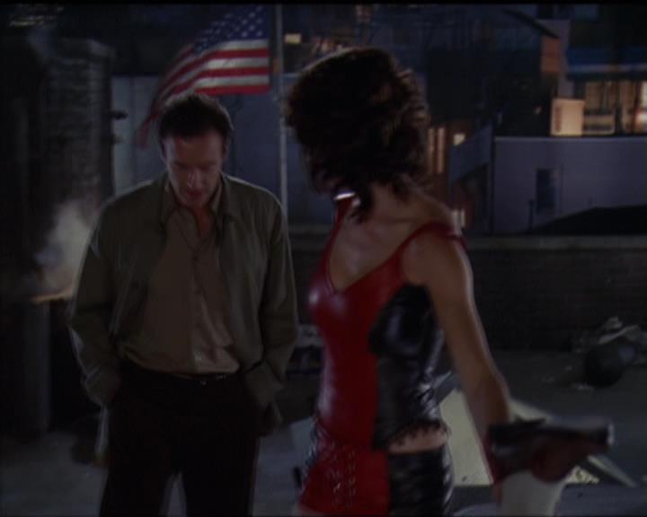 Charmed-Online-dot-net_5x05WitchesInTights1462.jpg