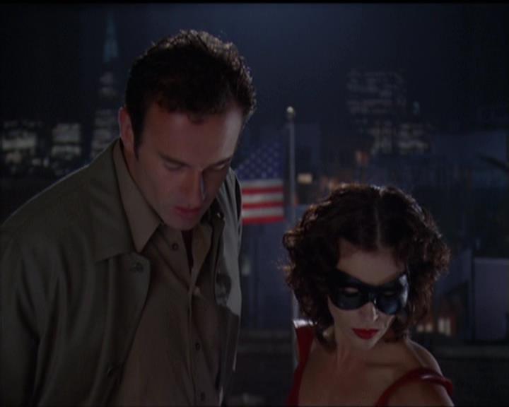 Charmed-Online-dot-net_5x05WitchesInTights1466.jpg