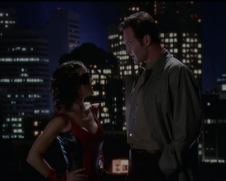 Charmed-Online-dot-net_5x05WitchesInTights1517.jpg