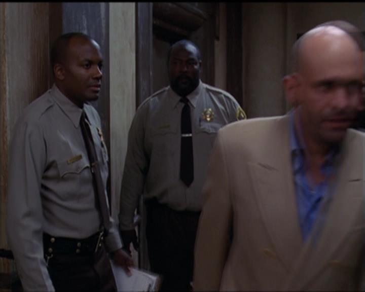 Charmed-Online-dot-net_5x05WitchesInTights1537.jpg