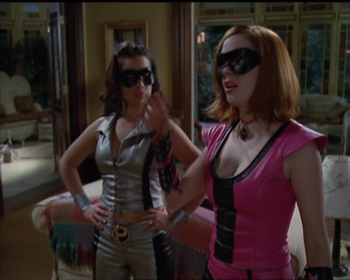 Charmed-Online-dot-net_5x05WitchesInTights1542.jpg