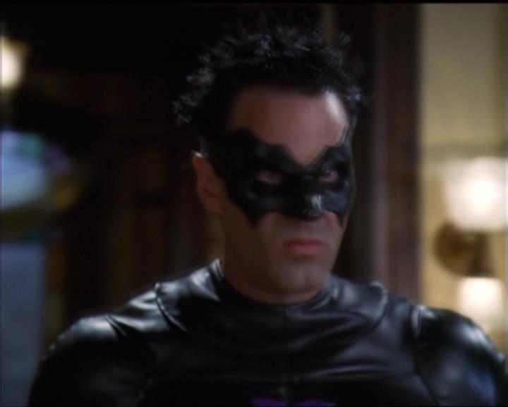 Charmed-Online-dot-net_5x05WitchesInTights1586.jpg