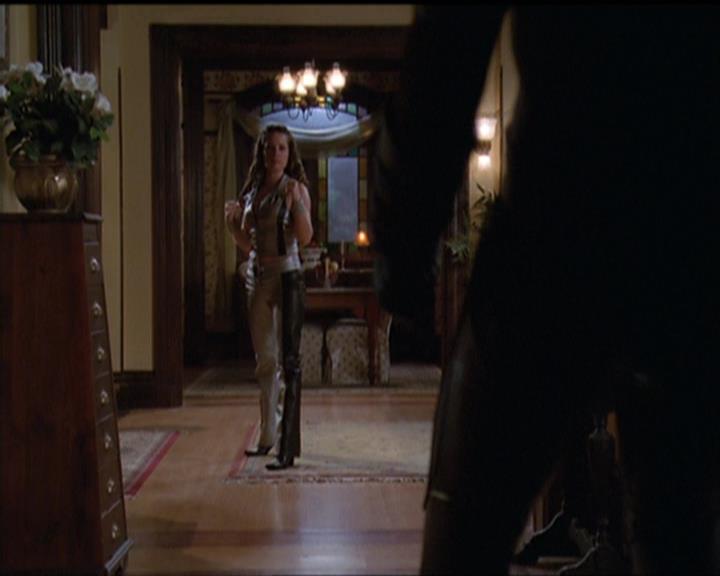 Charmed-Online-dot-net_5x05WitchesInTights1607.jpg