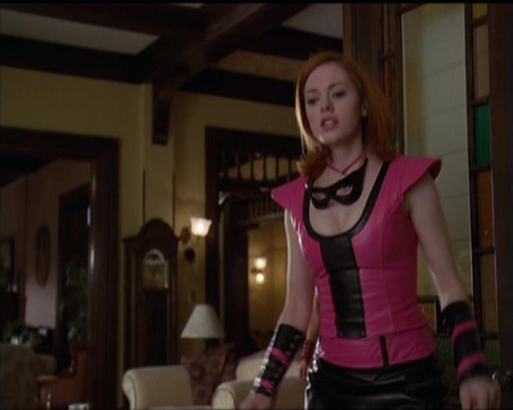 Charmed-Online-dot-net_5x05WitchesInTights1615.jpg