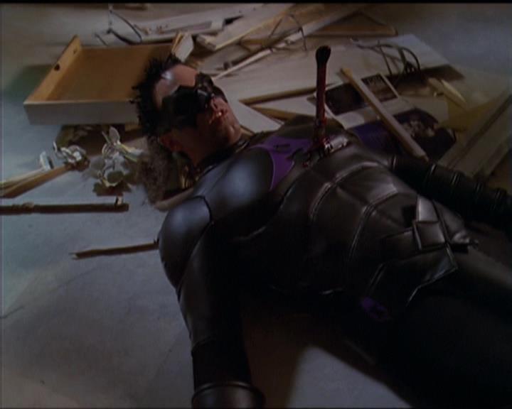 Charmed-Online-dot-net_5x05WitchesInTights1618.jpg