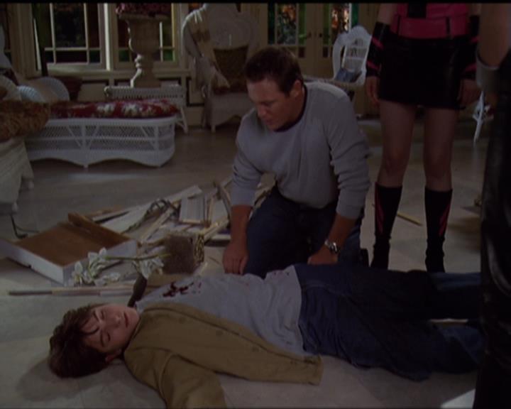 Charmed-Online-dot-net_5x05WitchesInTights1639.jpg