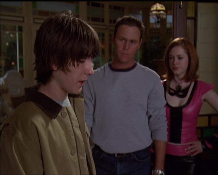 Charmed-Online-dot-net_5x05WitchesInTights1676.jpg