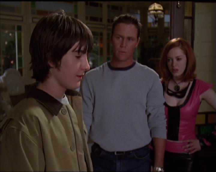 Charmed-Online-dot-net_5x05WitchesInTights1681.jpg