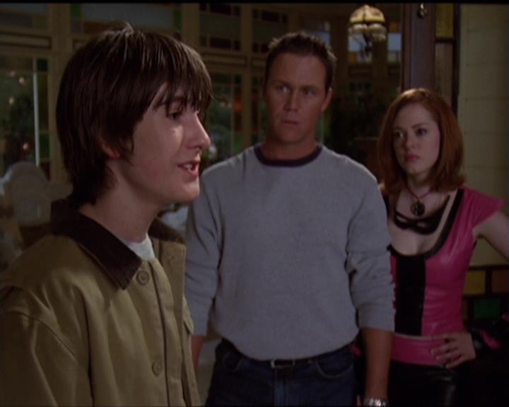 Charmed-Online-dot-net_5x05WitchesInTights1687.jpg