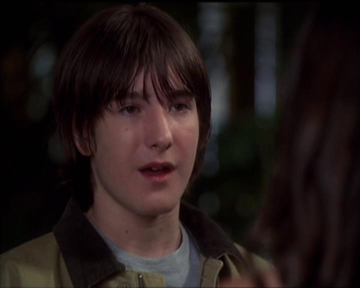 Charmed-Online-dot-net_5x05WitchesInTights1696.jpg
