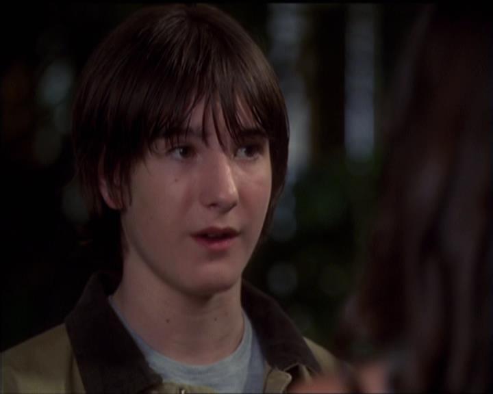 Charmed-Online-dot-net_5x05WitchesInTights1701.jpg