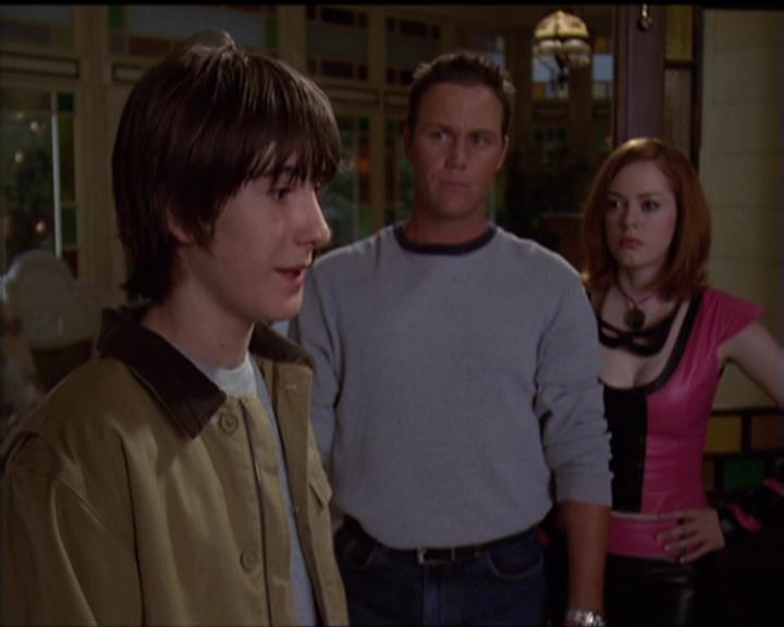 Charmed-Online-dot-net_5x05WitchesInTights1707.jpg