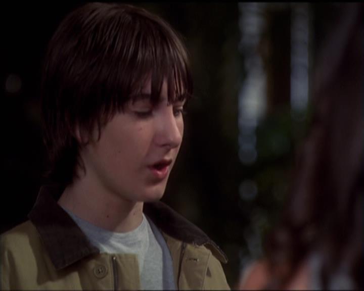 Charmed-Online-dot-net_5x05WitchesInTights1718.jpg