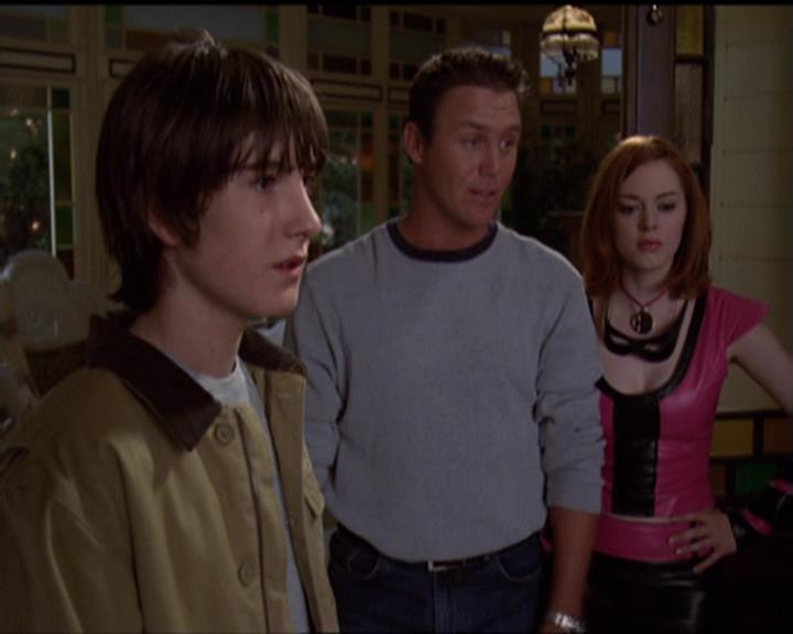 Charmed-Online-dot-net_5x05WitchesInTights1741.jpg