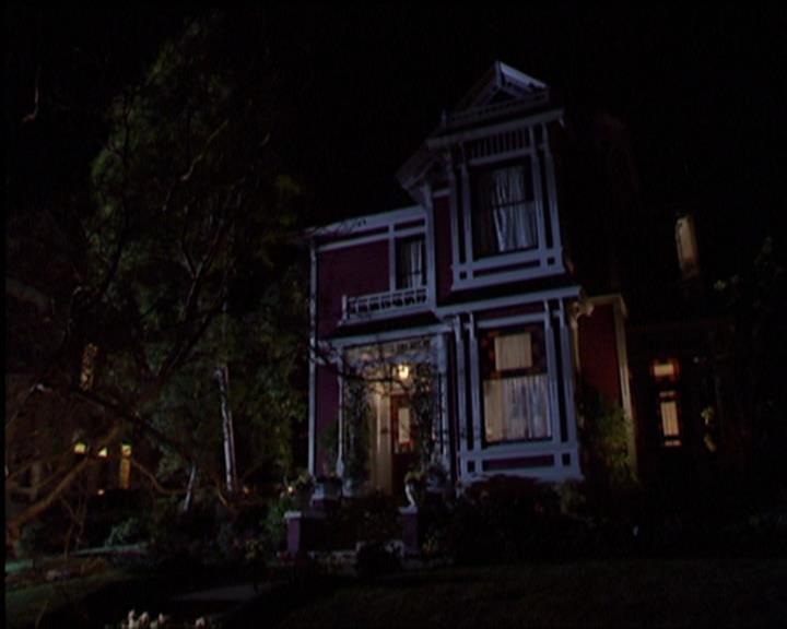 Charmed-Online-dot-net_5x05WitchesInTights1801.jpg