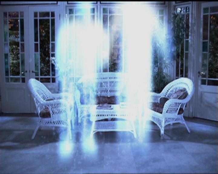 Charmed-Online-dot-net_5x05WitchesInTights1804.jpg
