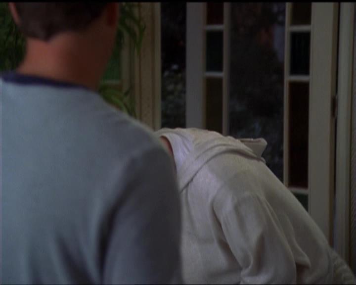 Charmed-Online-dot-net_5x05WitchesInTights1819.jpg