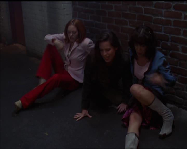 Charmed-Online-dot-net_5x05WitchesInTights2023.jpg