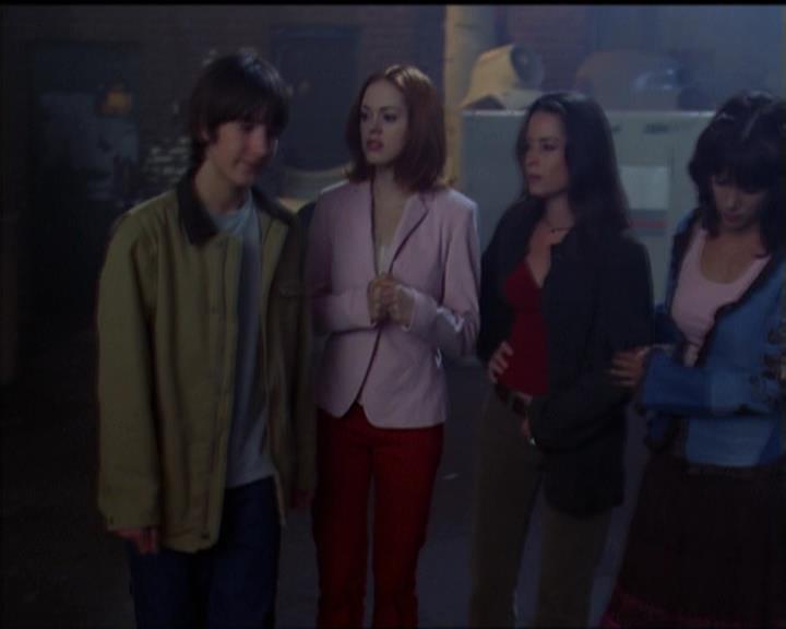 Charmed-Online-dot-net_5x05WitchesInTights2069.jpg