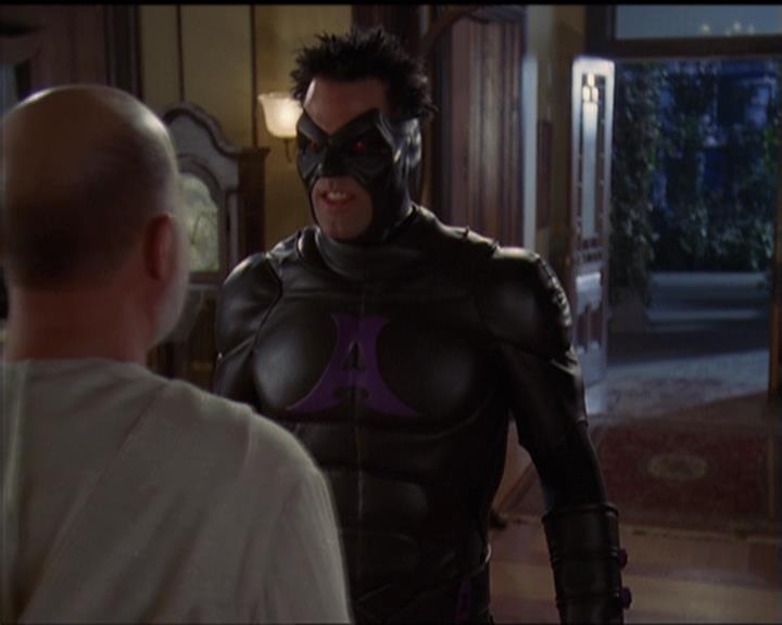 Charmed-Online-dot-net_5x05WitchesInTights2107.jpg
