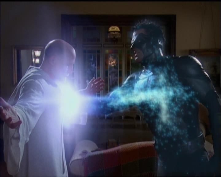 Charmed-Online-dot-net_5x05WitchesInTights2114.jpg