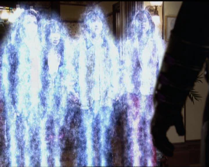 Charmed-Online-dot-net_5x05WitchesInTights2121.jpg