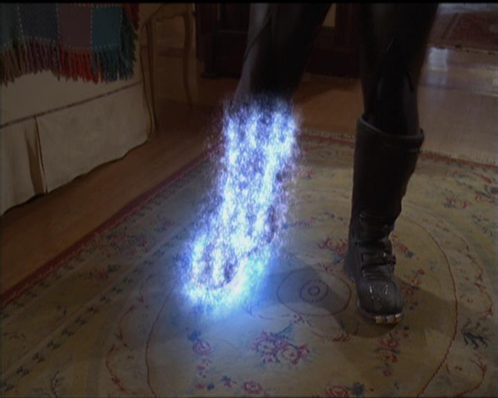 Charmed-Online-dot-net_5x05WitchesInTights2129.jpg