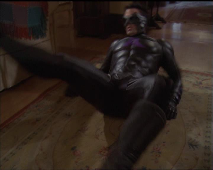 Charmed-Online-dot-net_5x05WitchesInTights2131.jpg