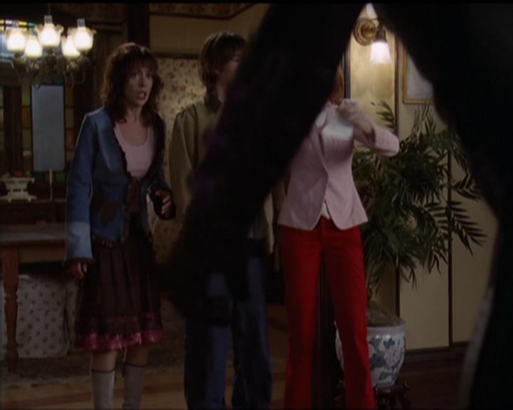 Charmed-Online-dot-net_5x05WitchesInTights2139.jpg