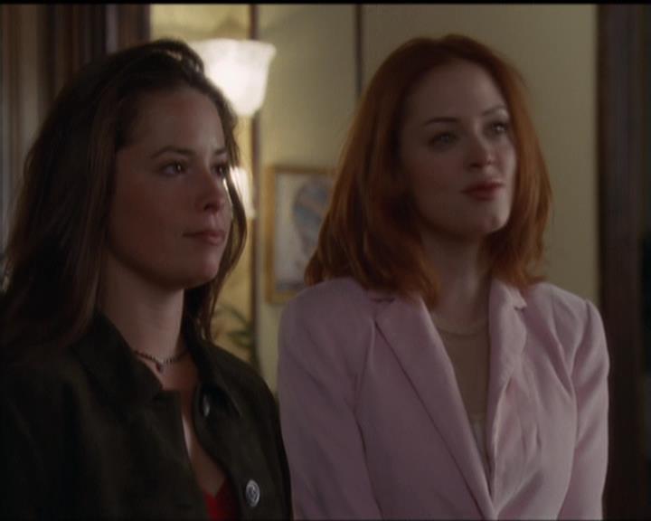 Charmed-Online-dot-net_5x05WitchesInTights2153.jpg