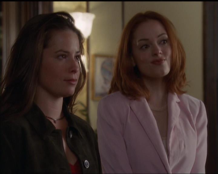 Charmed-Online-dot-net_5x05WitchesInTights2154.jpg
