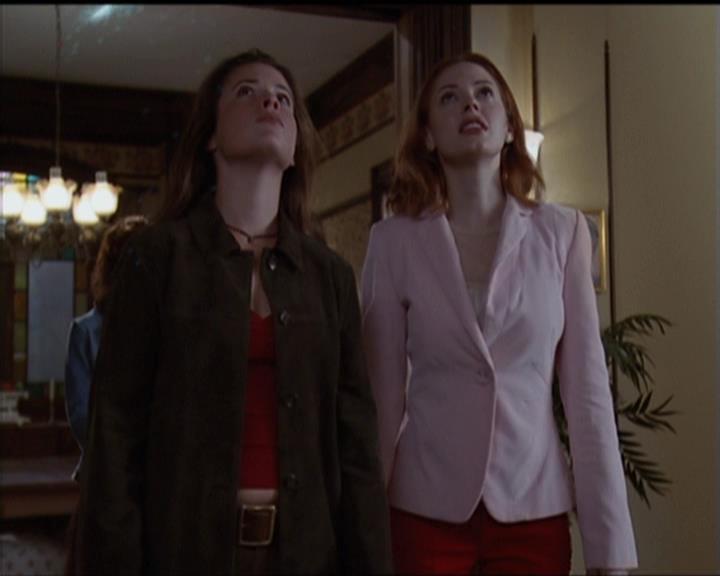 Charmed-Online-dot-net_5x05WitchesInTights2159.jpg