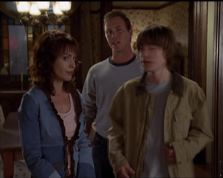 Charmed-Online-dot-net_5x05WitchesInTights2174.jpg