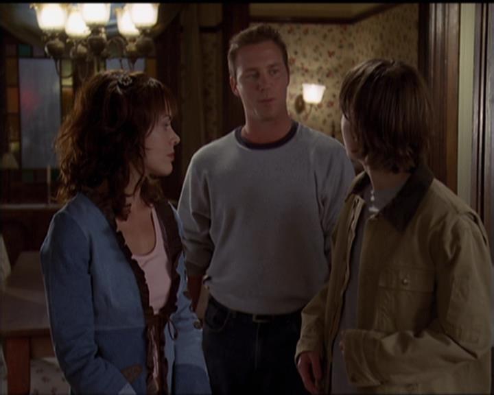 Charmed-Online-dot-net_5x05WitchesInTights2175.jpg