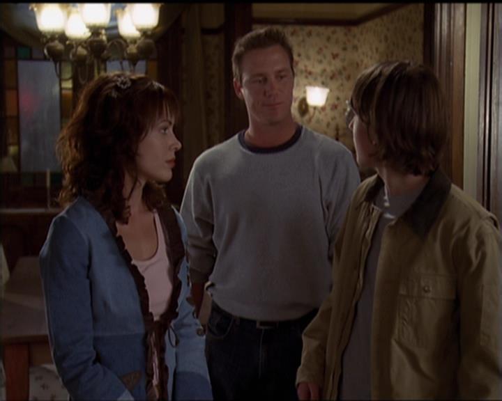 Charmed-Online-dot-net_5x05WitchesInTights2176.jpg