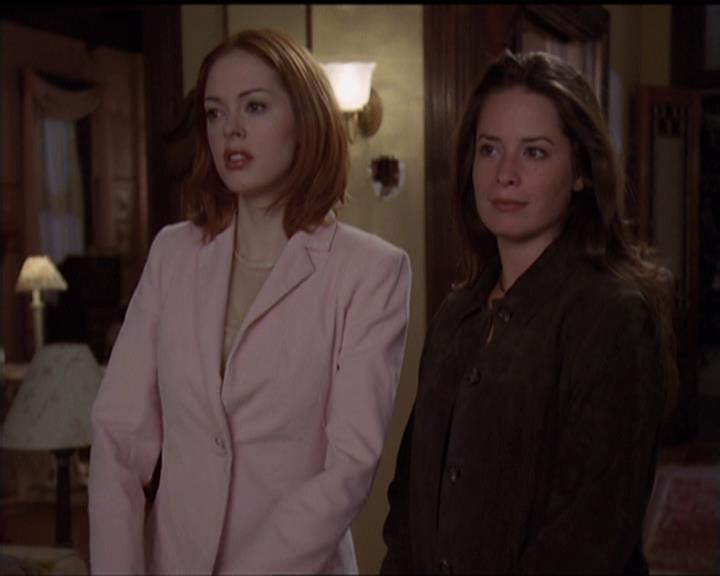 Charmed-Online-dot-net_5x05WitchesInTights2182.jpg