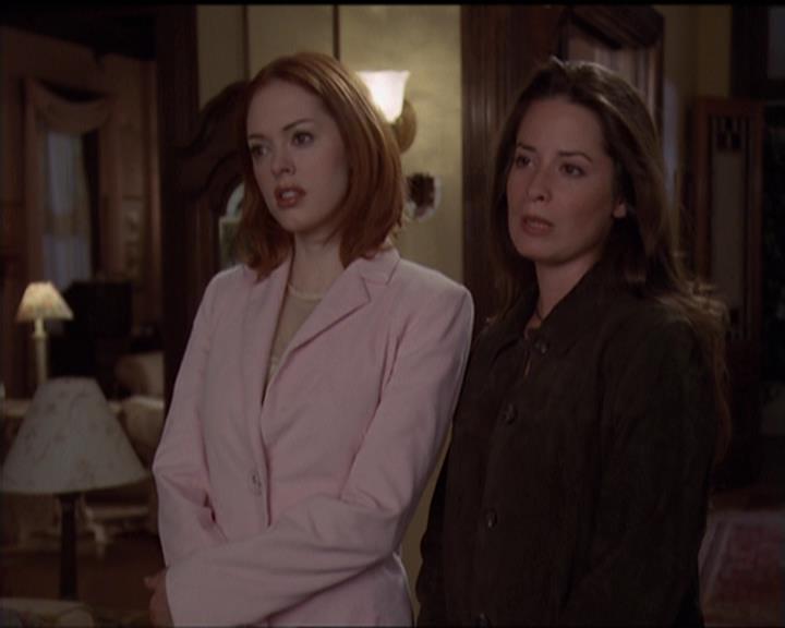 Charmed-Online-dot-net_5x05WitchesInTights2183.jpg